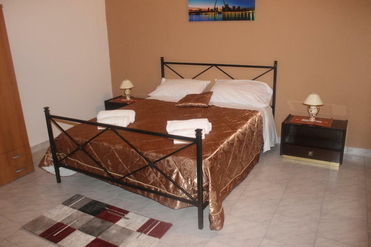 Gisira Appartment Katania Zewnętrze zdjęcie